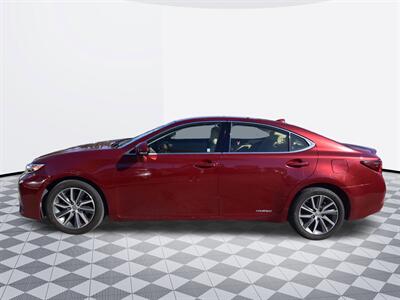 2016 Lexus ES 300h Hybrid   - Photo 4 - Midway City, CA 92655