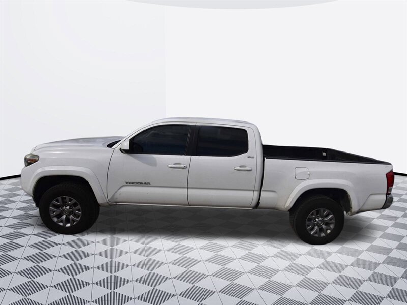 2017 Toyota Tacoma TRD Sport   - Photo 6 - Midway City, CA 92655