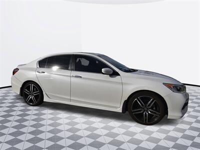 2017 Honda Accord Sport SE   - Photo 5 - Midway City, CA 92655