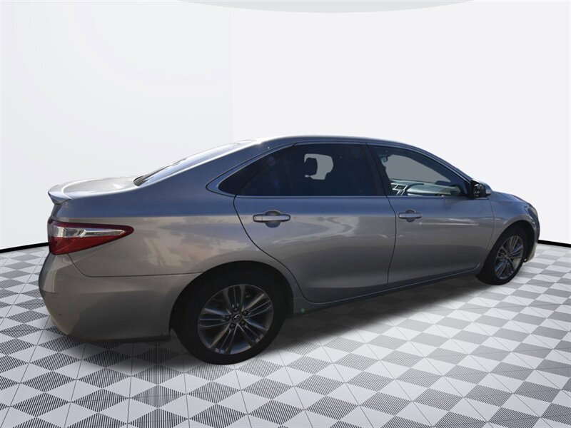 2015 Toyota Camry SE - Photo 6 - Midway City, CA 92655