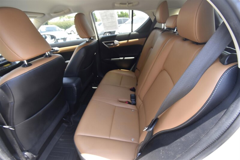 2016 Lexus CT 200h Hybrid   - Photo 9 - Midway City, CA 92655