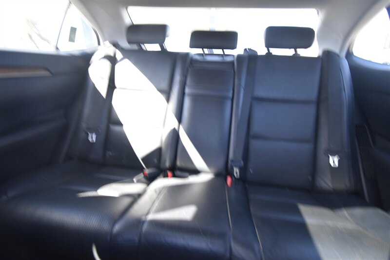 2013 Lexus ES 300h Hybrid   - Photo 11 - Midway City, CA 92655