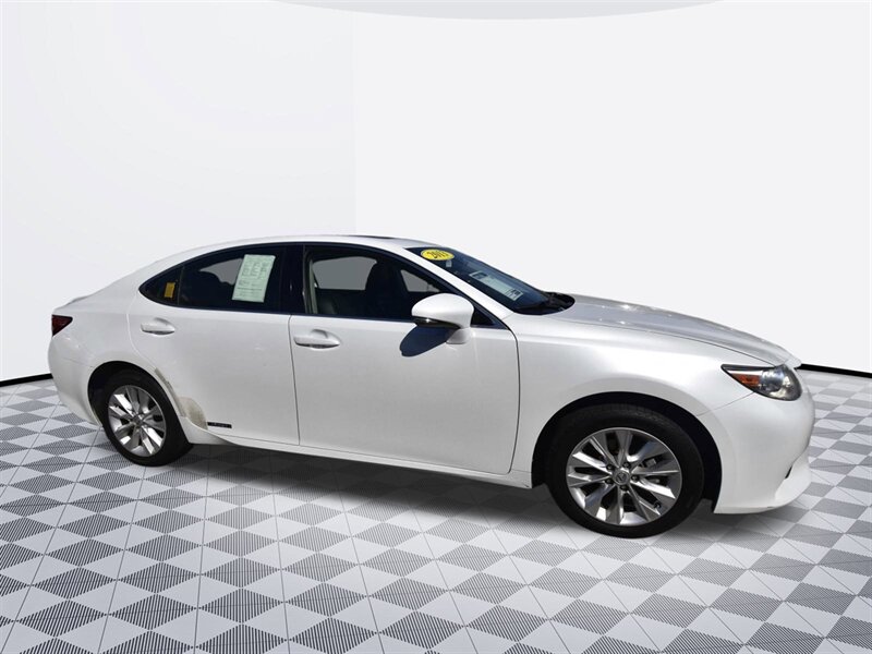 2013 Lexus ES 300h Hybrid   - Photo 6 - Midway City, CA 92655