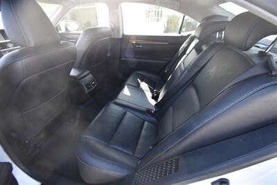 2013 Lexus ES 300h Hybrid   - Photo 10 - Midway City, CA 92655