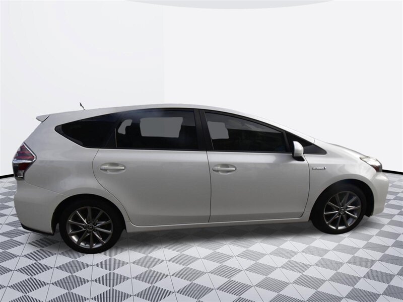 2012 Toyota Prius v Five - Photo 5 - Midway City, CA 92655