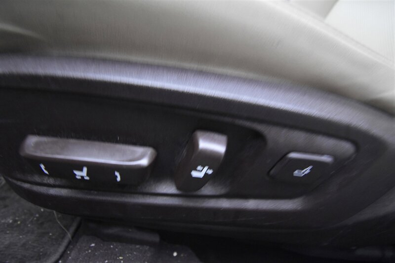 2018 Lexus ES 300h ES 300h - Photo 13 - Midway City, CA 92655