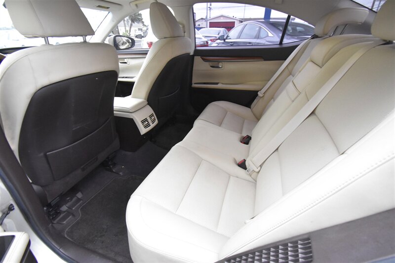 2018 Lexus ES 300h ES 300h - Photo 10 - Midway City, CA 92655