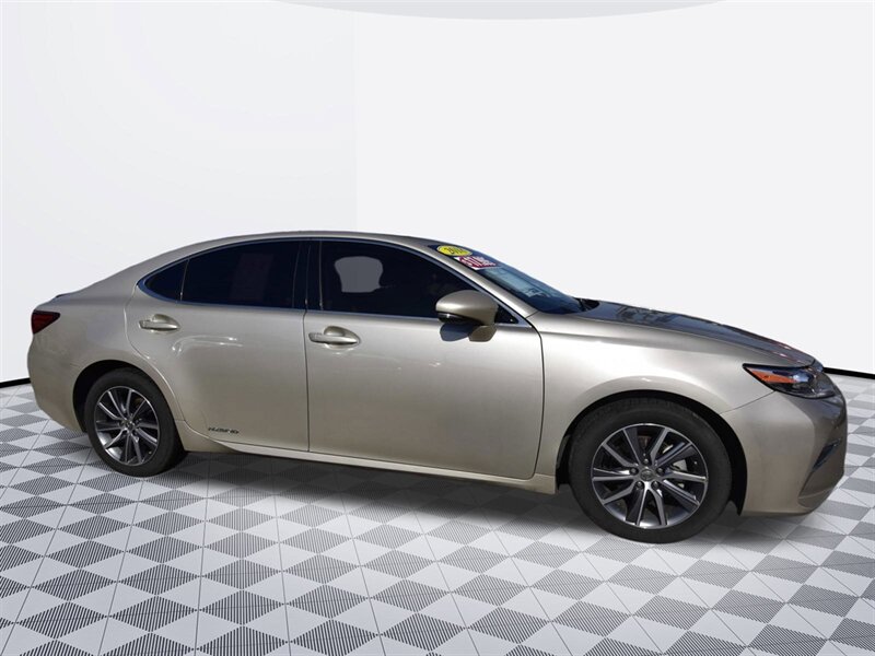 2018 Lexus ES 300h ES 300h - Photo 3 - Midway City, CA 92655