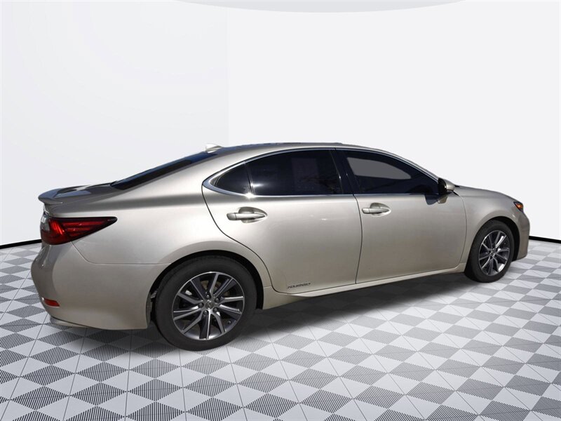 2018 Lexus ES 300h ES 300h - Photo 7 - Midway City, CA 92655