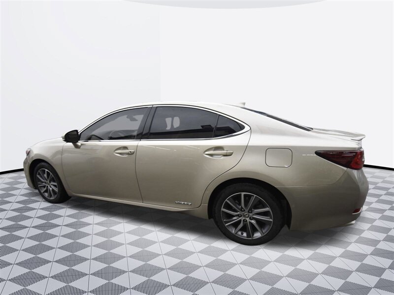 2018 Lexus ES 300h ES 300h - Photo 7 - Midway City, CA 92655