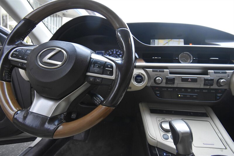 2018 Lexus ES 300h ES 300h - Photo 9 - Midway City, CA 92655