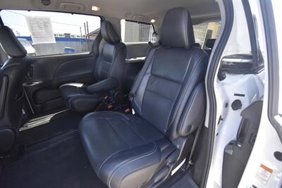 2015 Toyota Sienna SE Premium 8-Passenger   - Photo 7 - Midway City, CA 92655