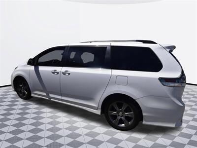 2015 Toyota Sienna SE Premium 8-Passenger   - Photo 4 - Midway City, CA 92655