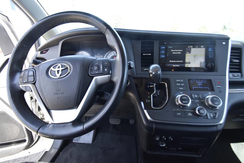 2015 Toyota Sienna SE Premium 8-Passenger   - Photo 6 - Midway City, CA 92655