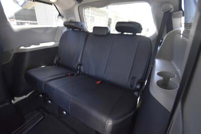 2015 Toyota Sienna SE Premium 8-Passenger   - Photo 8 - Midway City, CA 92655