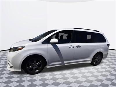 2015 Toyota Sienna SE Premium 8-Passenger   - Photo 5 - Midway City, CA 92655