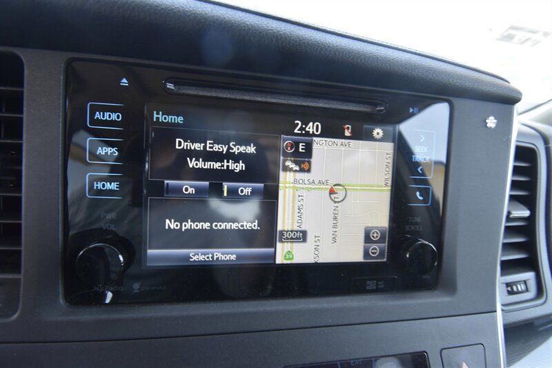 2015 Toyota Sienna SE Premium 8-Passenger   - Photo 17 - Midway City, CA 92655