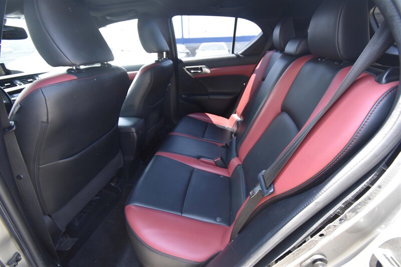 2016 Lexus CT 200h Hybrid   - Photo 11 - Midway City, CA 92655