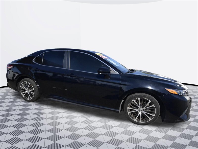 2019 Toyota Camry SE - Photo 5 - Midway City, CA 92655