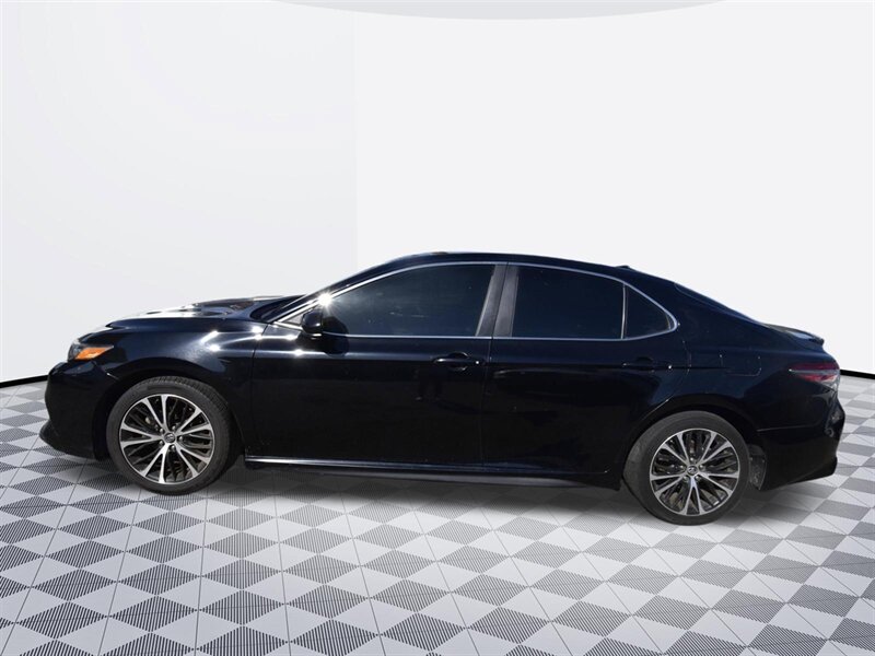 2019 Toyota Camry SE - Photo 2 - Midway City, CA 92655