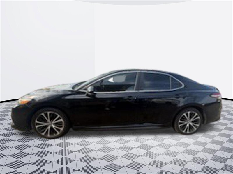 2019 Toyota Camry SE - Photo 11 - Midway City, CA 92655