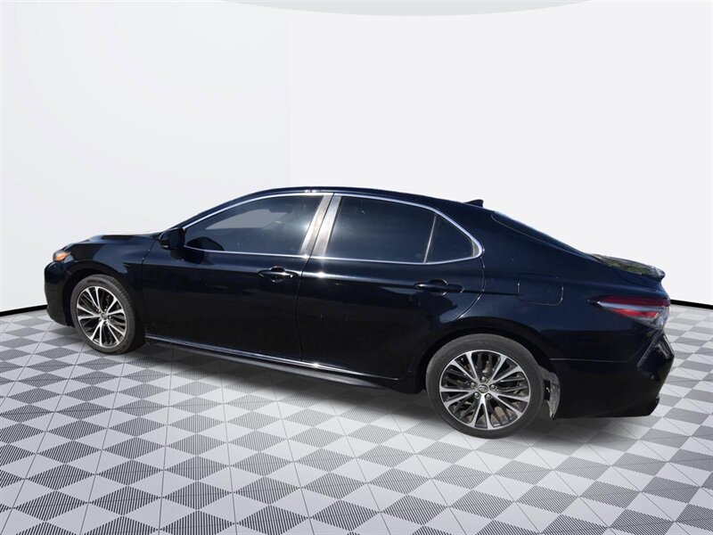 2019 Toyota Camry SE - Photo 3 - Midway City, CA 92655