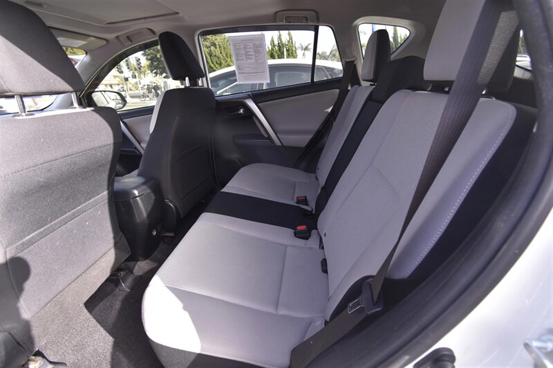 2017 Toyota RAV4 XLE   - Photo 9 - Midway City, CA 92655