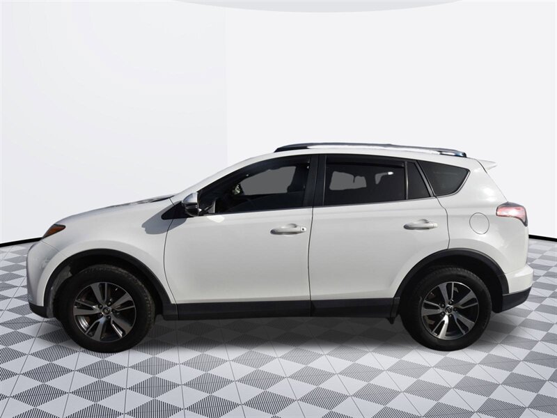 2017 Toyota RAV4 XLE   - Photo 4 - Midway City, CA 92655