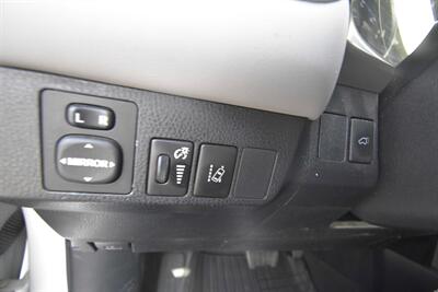 2017 Toyota RAV4 XLE   - Photo 12 - Midway City, CA 92655