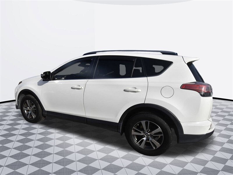 2017 Toyota RAV4 XLE   - Photo 6 - Midway City, CA 92655