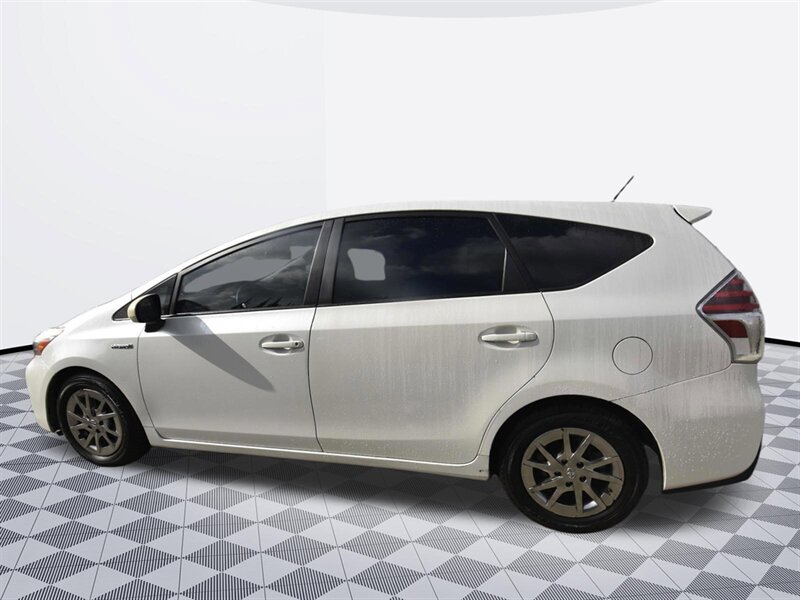 2013 Toyota Prius v Three   - Photo 2 - Midway City, CA 92655
