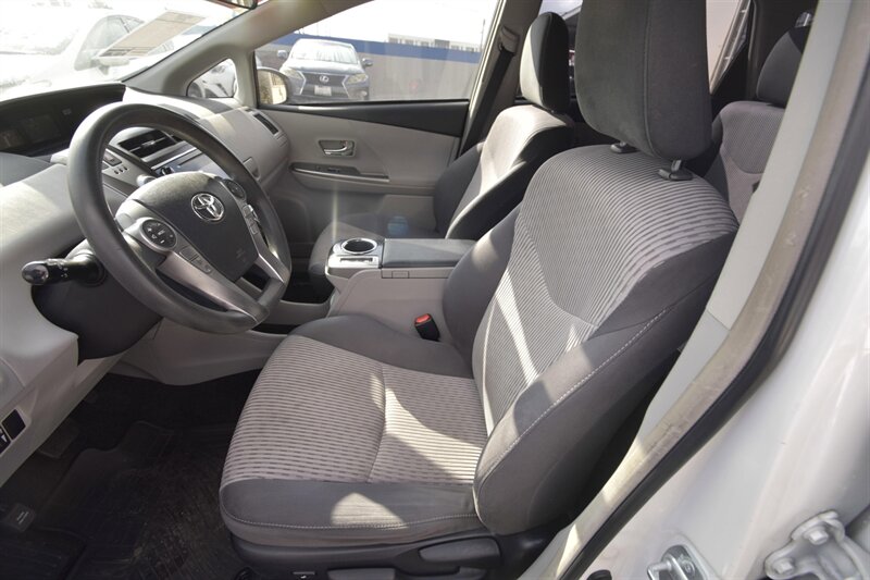 2013 Toyota Prius v Three   - Photo 8 - Midway City, CA 92655