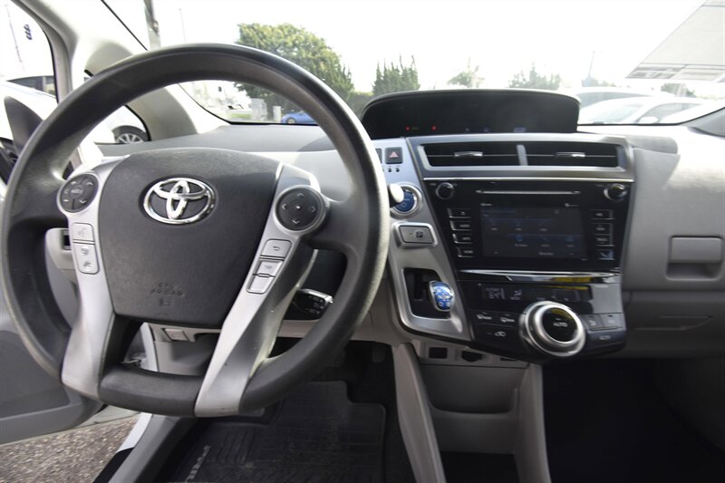 2013 Toyota Prius v Three   - Photo 7 - Midway City, CA 92655