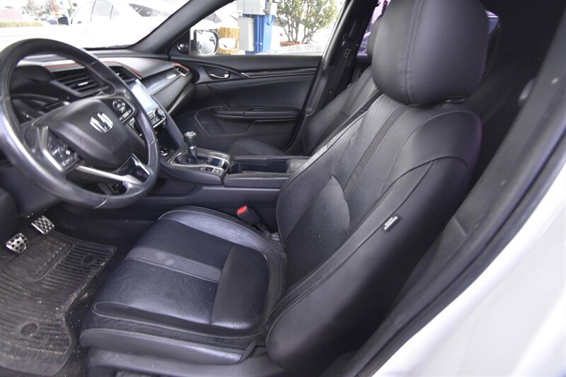 2020 Honda Civic Sport Touring   - Photo 10 - Midway City, CA 92655