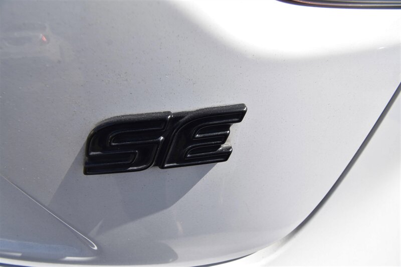 2021 Toyota Corolla SE   - Photo 11 - Midway City, CA 92655
