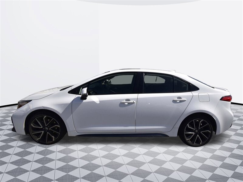 2021 Toyota Corolla SE   - Photo 2 - Midway City, CA 92655