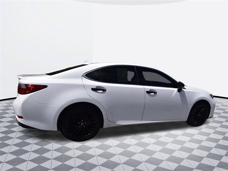 2015 Lexus ES 350 Crafted Line   - Photo 4 - Midway City, CA 92655