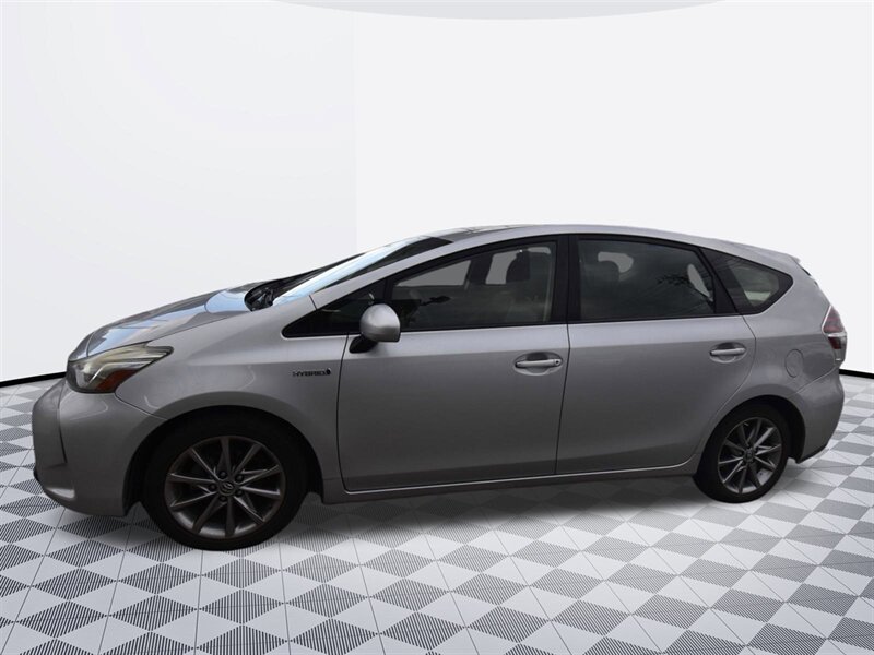 2015 Toyota Prius v Five   - Photo 5 - Midway City, CA 92655