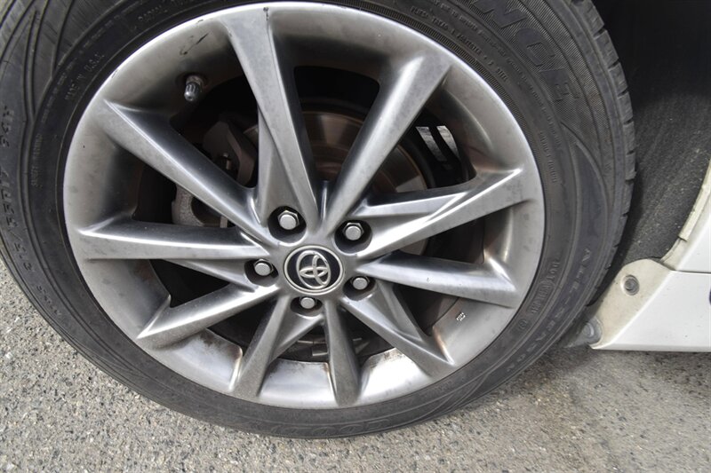 2017 Toyota Prius v Five*NAVIGATION*PANOROMA ROOF   - Photo 20 - Midway City, CA 92655