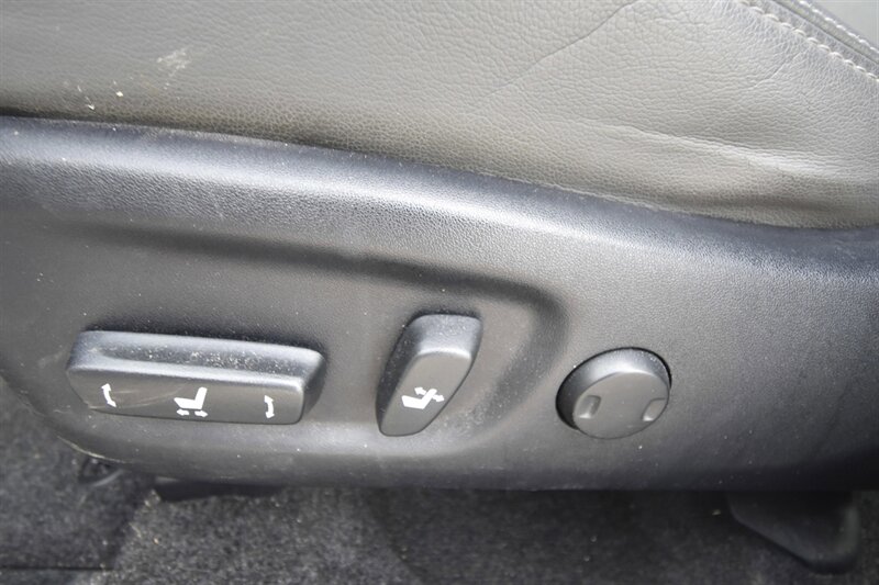 2017 Toyota Prius v Five*NAVIGATION*PANOROMA ROOF   - Photo 13 - Midway City, CA 92655