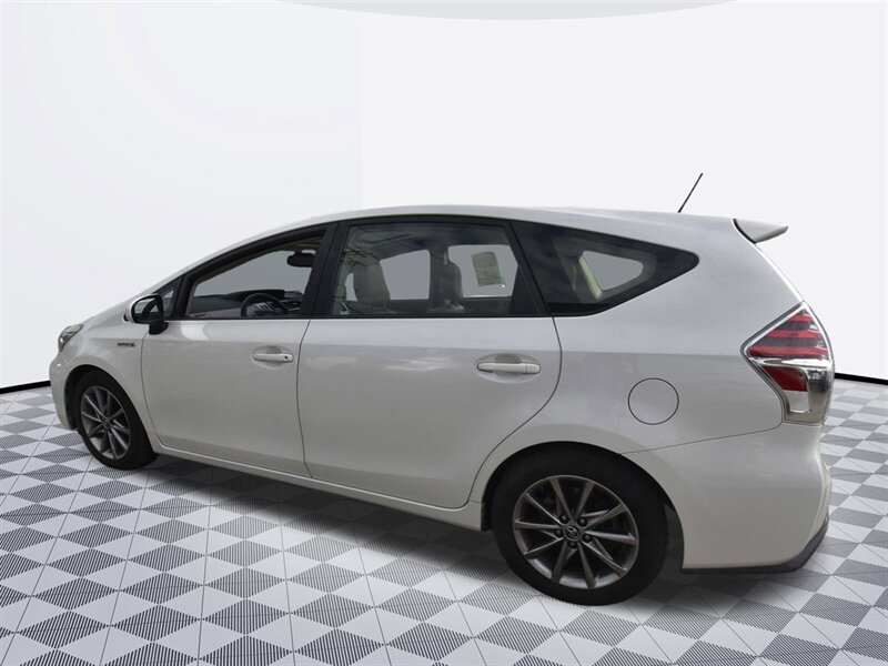 2017 Toyota Prius v Five*NAVIGATION*PANOROMA ROOF   - Photo 6 - Midway City, CA 92655