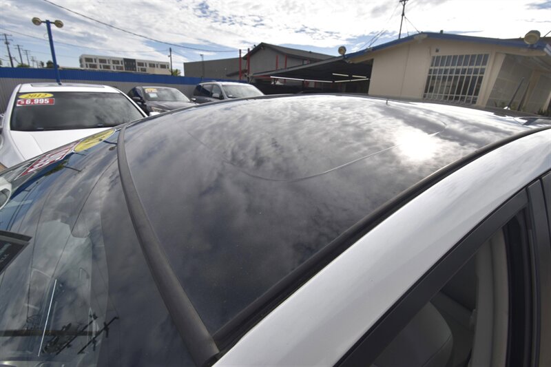 2017 Toyota Prius v Five*NAVIGATION*PANOROMA ROOF   - Photo 19 - Midway City, CA 92655