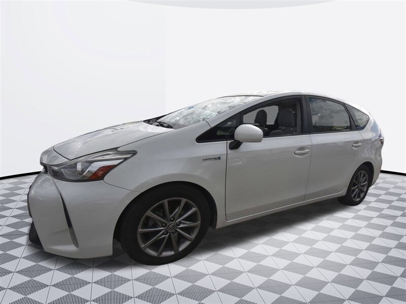 2017 Toyota Prius v Five*NAVIGATION*PANOROMA ROOF   - Photo 4 - Midway City, CA 92655