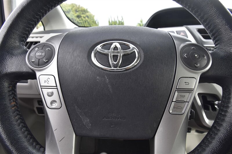 2017 Toyota Prius v Five*NAVIGATION*PANOROMA ROOF   - Photo 11 - Midway City, CA 92655