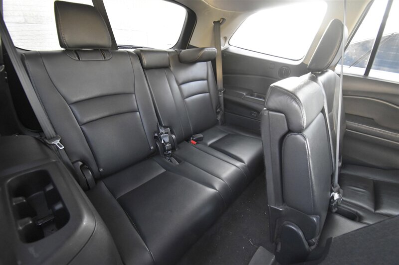 2017 Honda Pilot Touring   - Photo 15 - Midway City, CA 92655