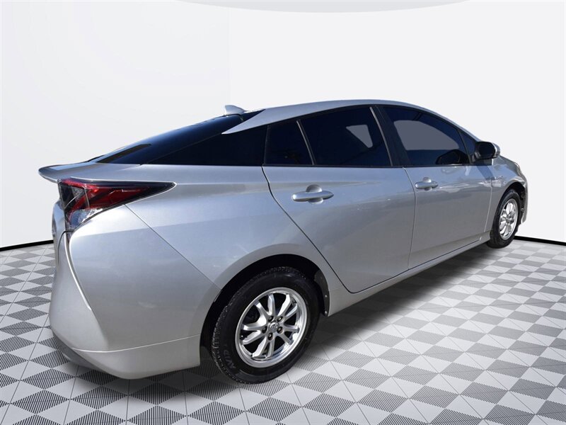 2018 Toyota Prius Two   - Photo 5 - Midway City, CA 92655