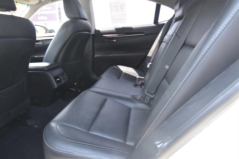 2014 Lexus ES 350 NAVIGATION*PANOROMA ROOF   - Photo 9 - Midway City, CA 92655