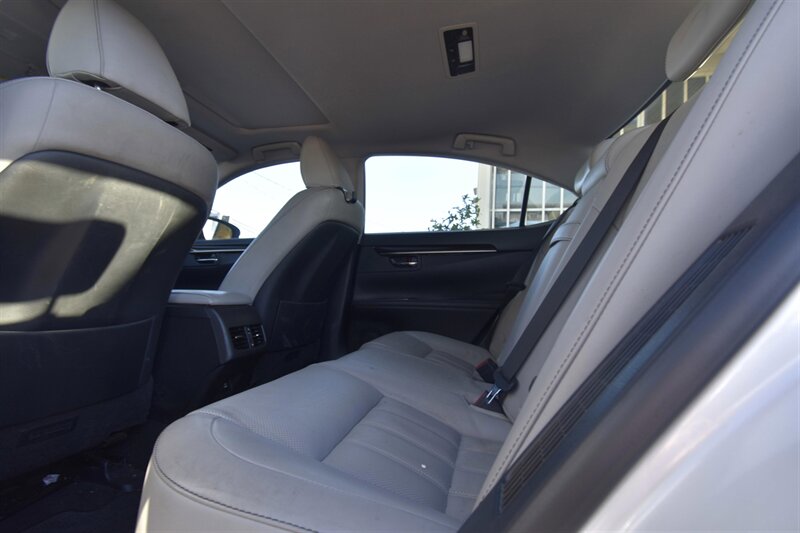 2017 Lexus ES 300h ES 300h   - Photo 15 - Midway City, CA 92655