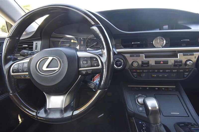 2017 Lexus ES 300h ES 300h   - Photo 16 - Midway City, CA 92655