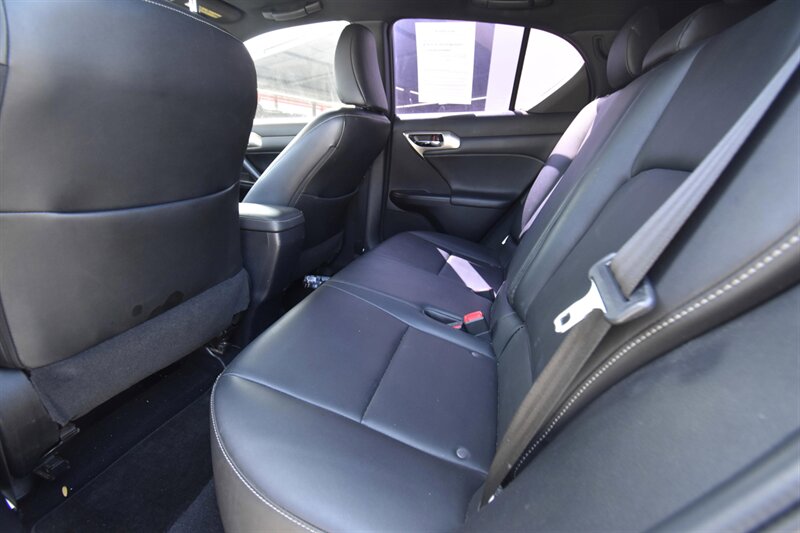 2016 Lexus CT 200h Hybrid   - Photo 10 - Midway City, CA 92655